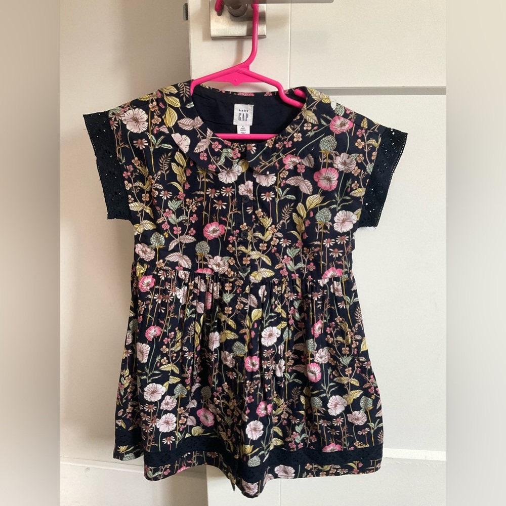 EUC Baby Gap size 4 floral button up dress